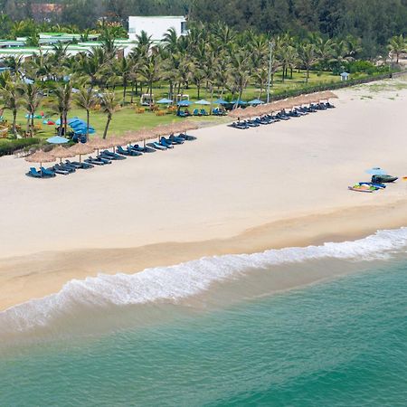 Wyndham Hoi An Royal Beachfront Resort & Villas An Ban Exterior photo