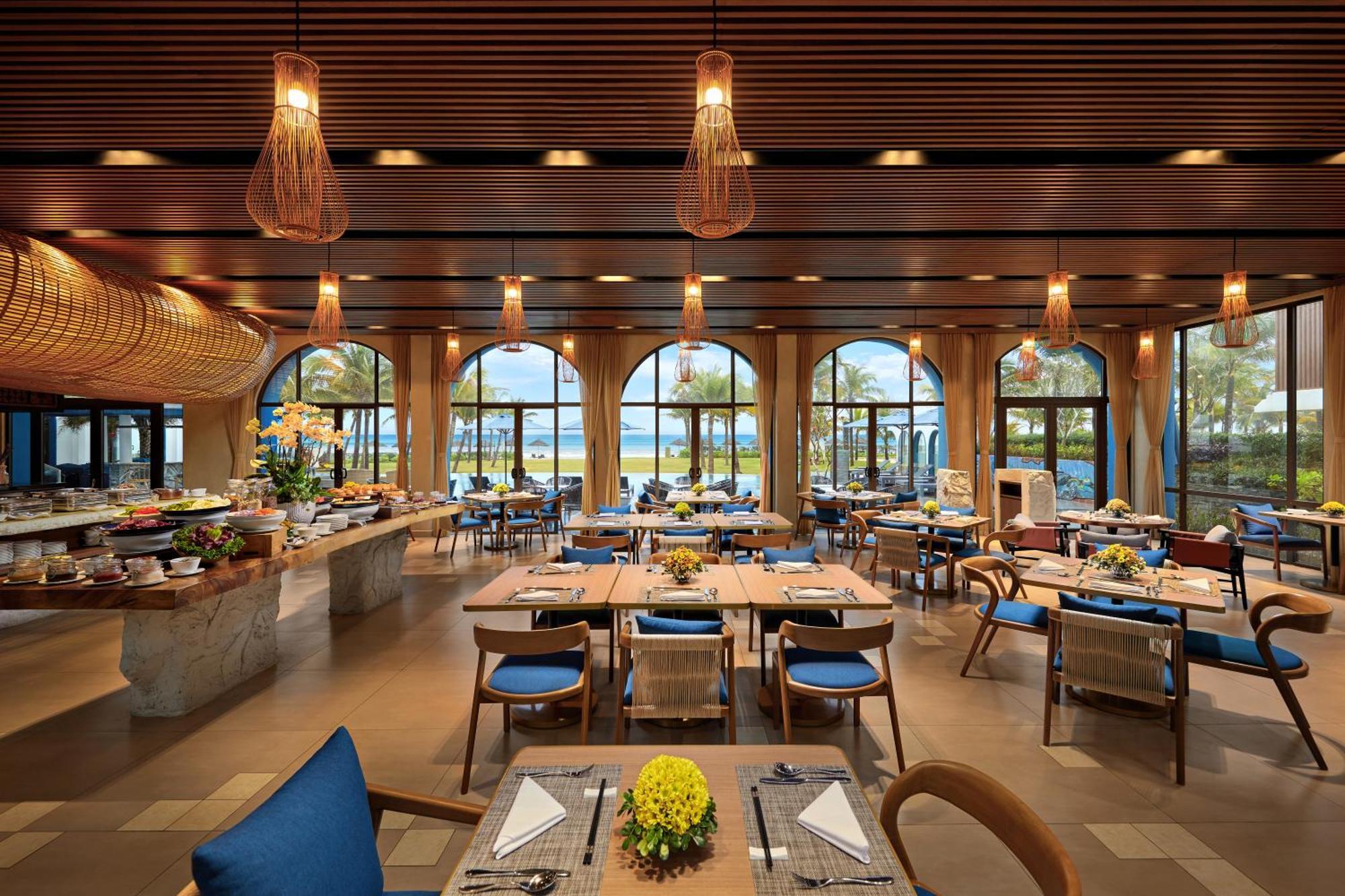 Wyndham Hoi An Royal Beachfront Resort & Villas An Ban Exterior photo