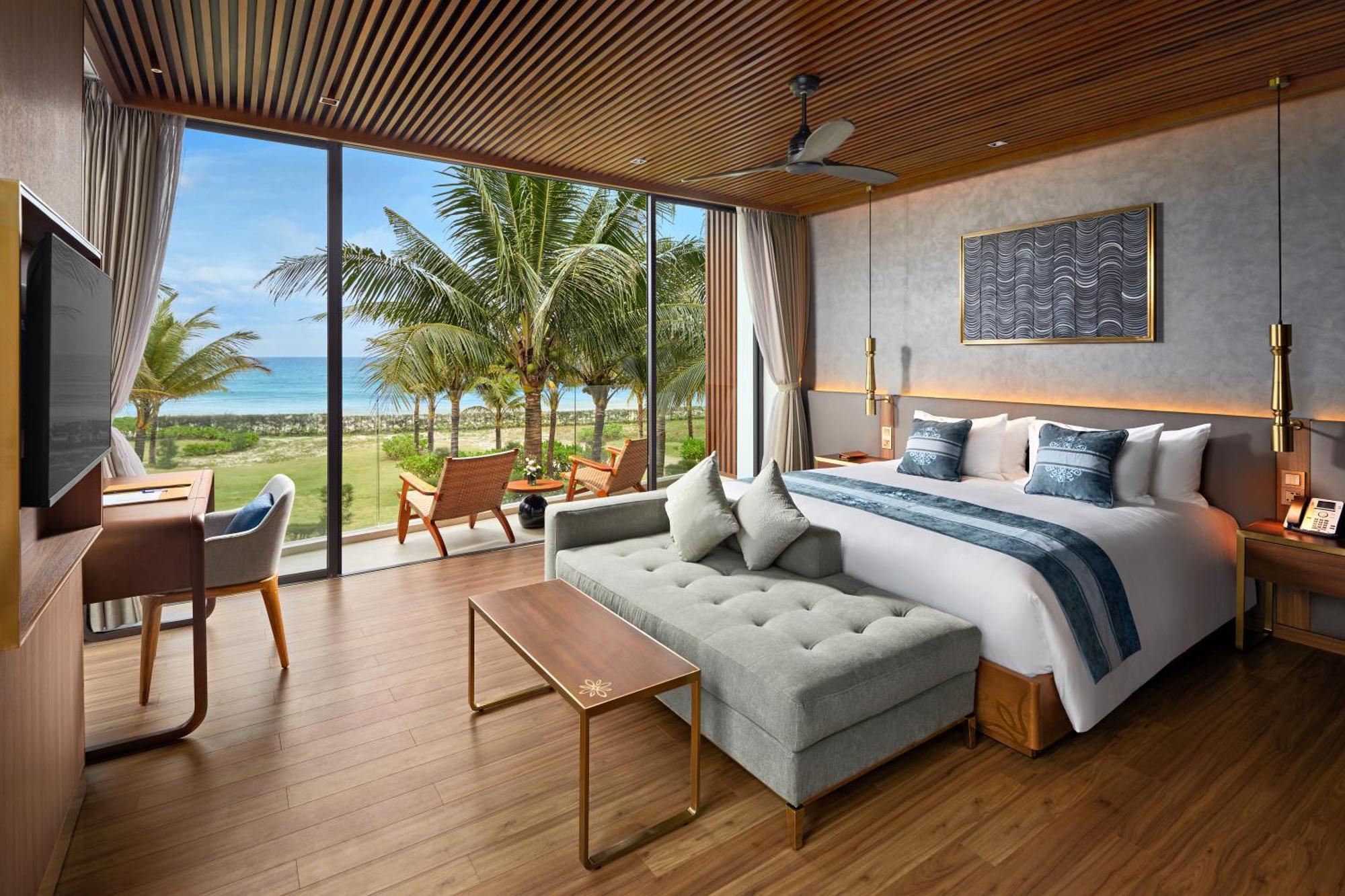 Wyndham Hoi An Royal Beachfront Resort & Villas An Ban Exterior photo