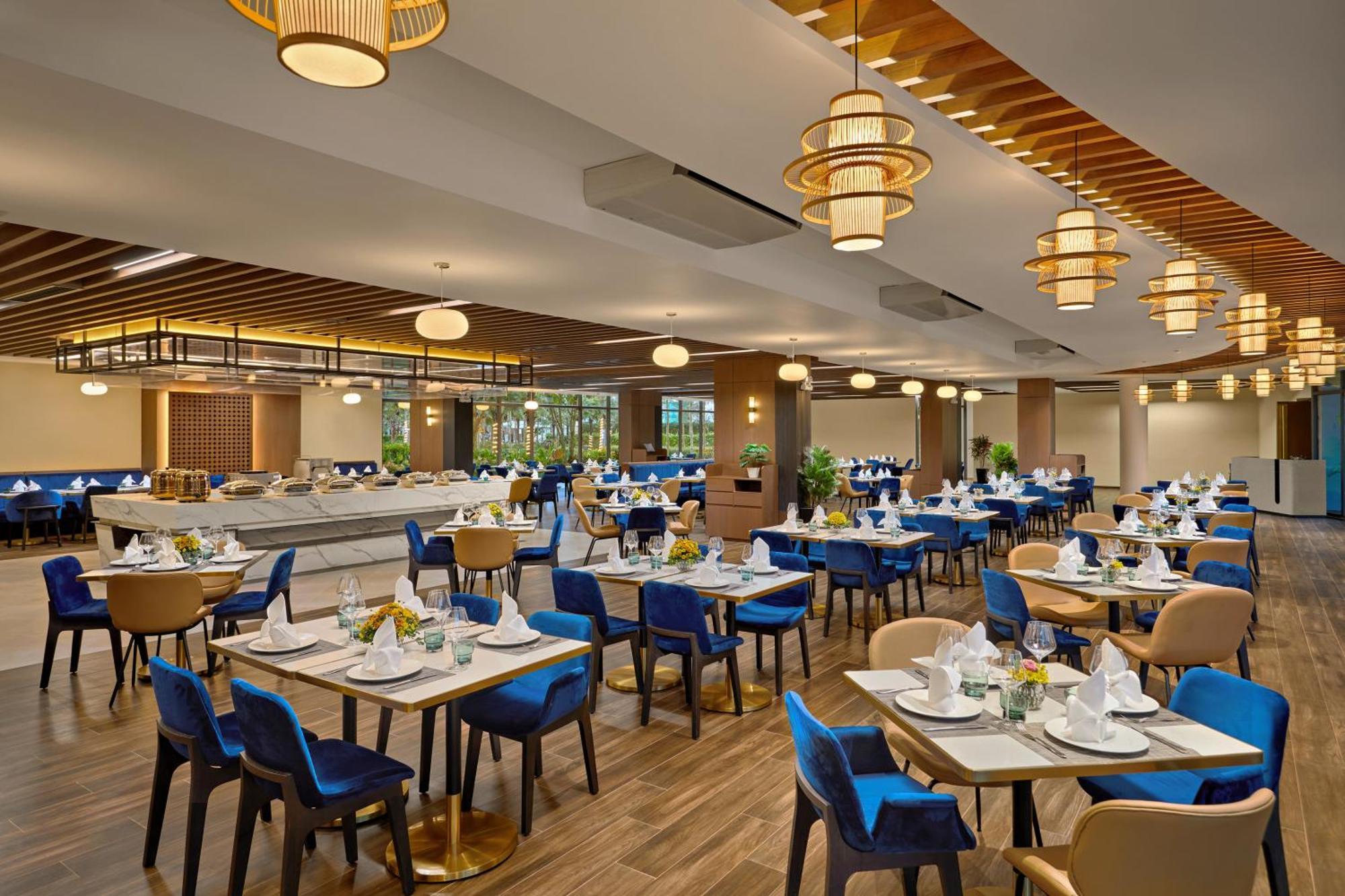 Wyndham Hoi An Royal Beachfront Resort & Villas An Ban Exterior photo