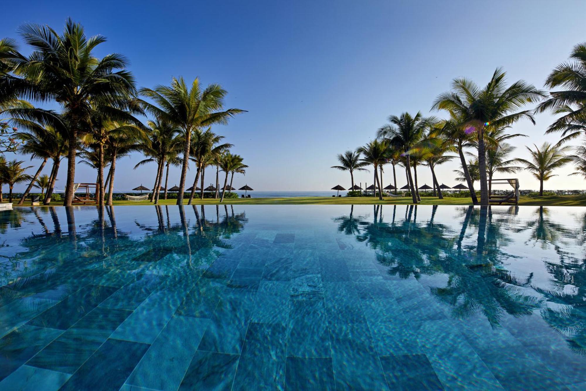 Wyndham Hoi An Royal Beachfront Resort & Villas An Ban Exterior photo