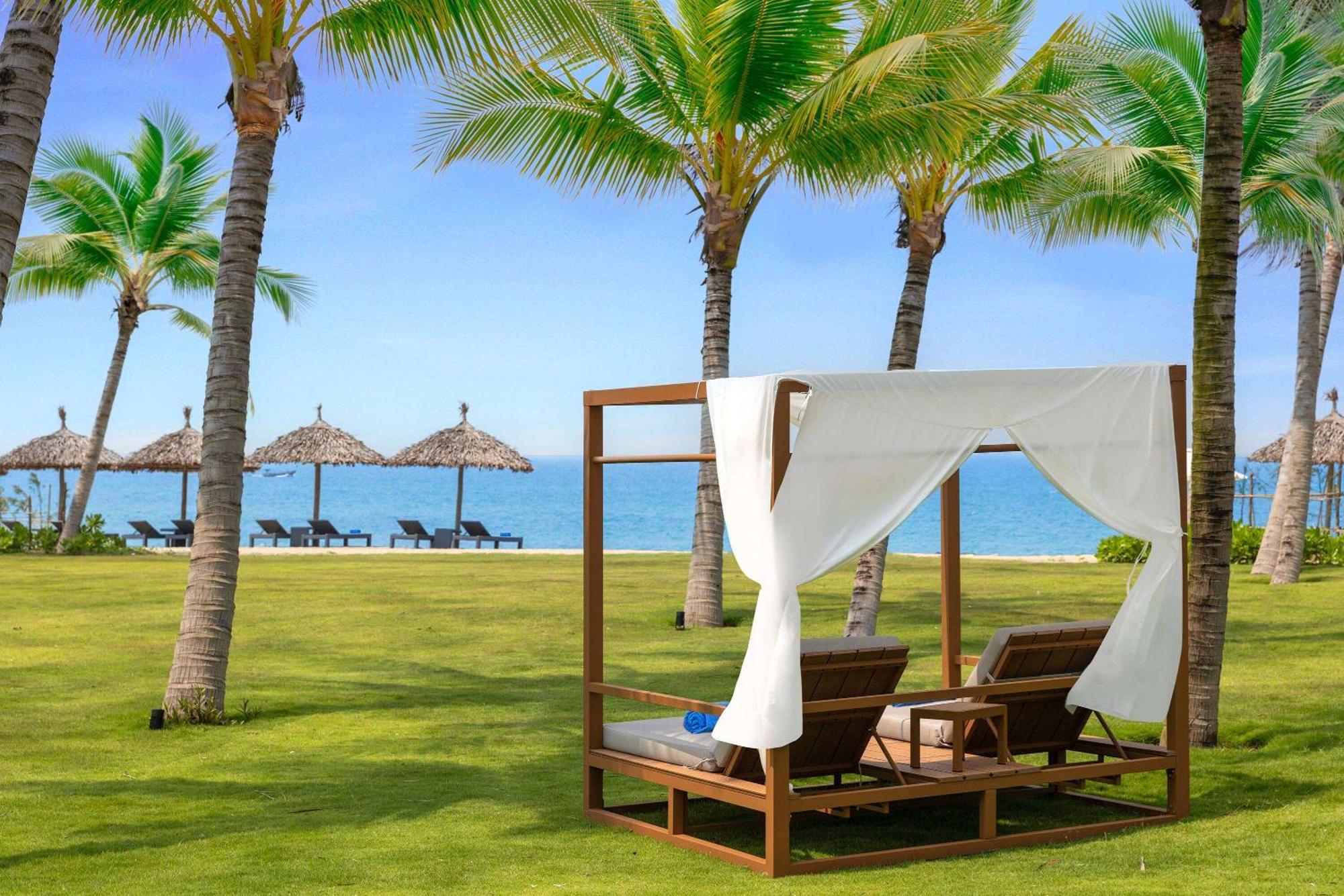 Wyndham Hoi An Royal Beachfront Resort & Villas An Ban Exterior photo