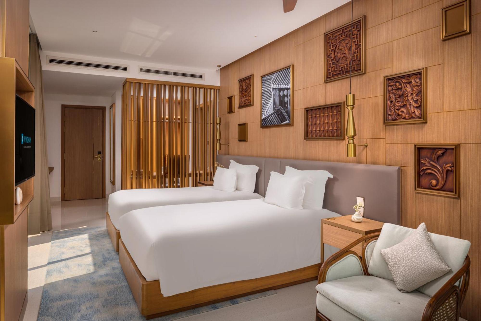 Wyndham Hoi An Royal Beachfront Resort & Villas An Ban Exterior photo