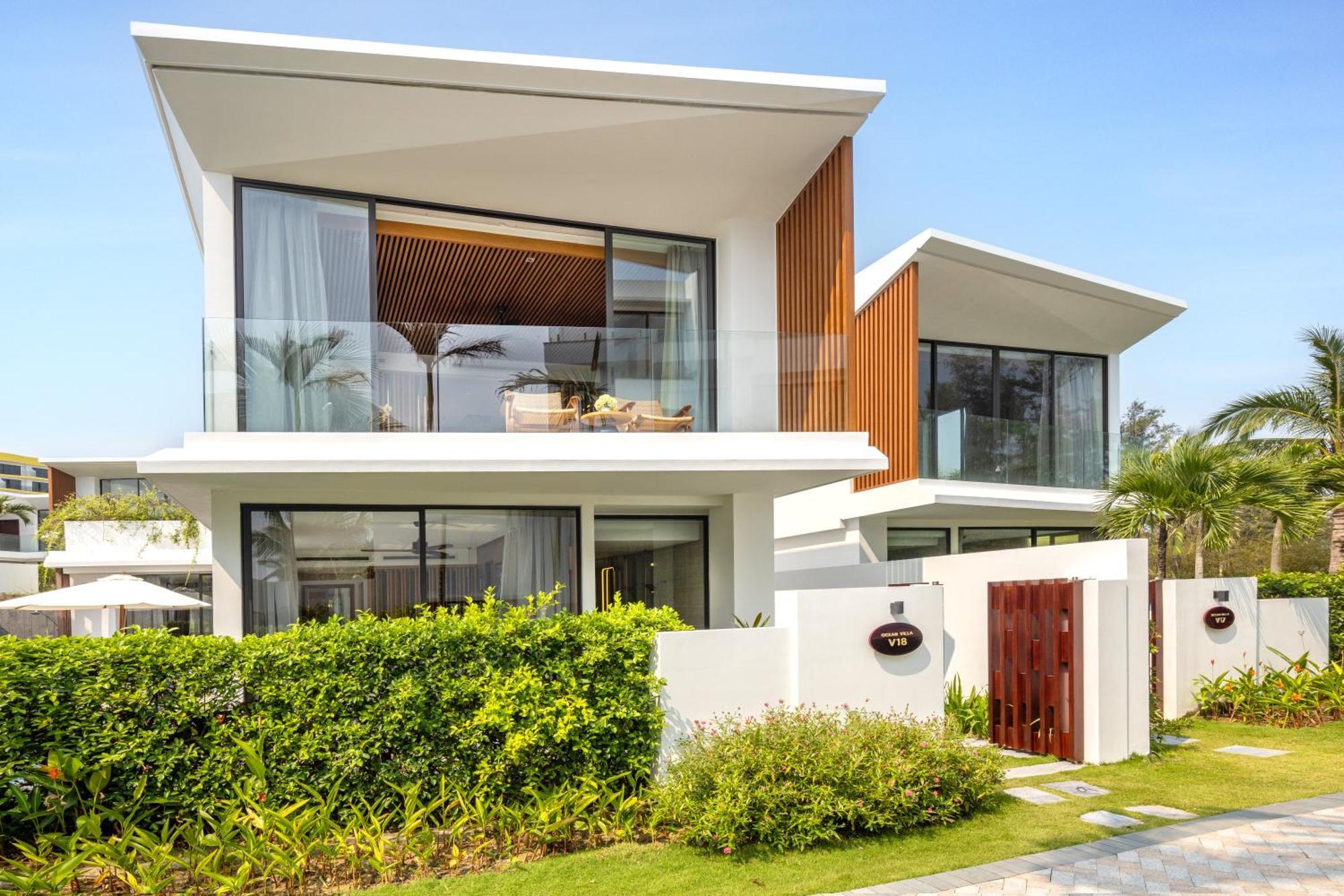 Wyndham Hoi An Royal Beachfront Resort & Villas An Ban Exterior photo