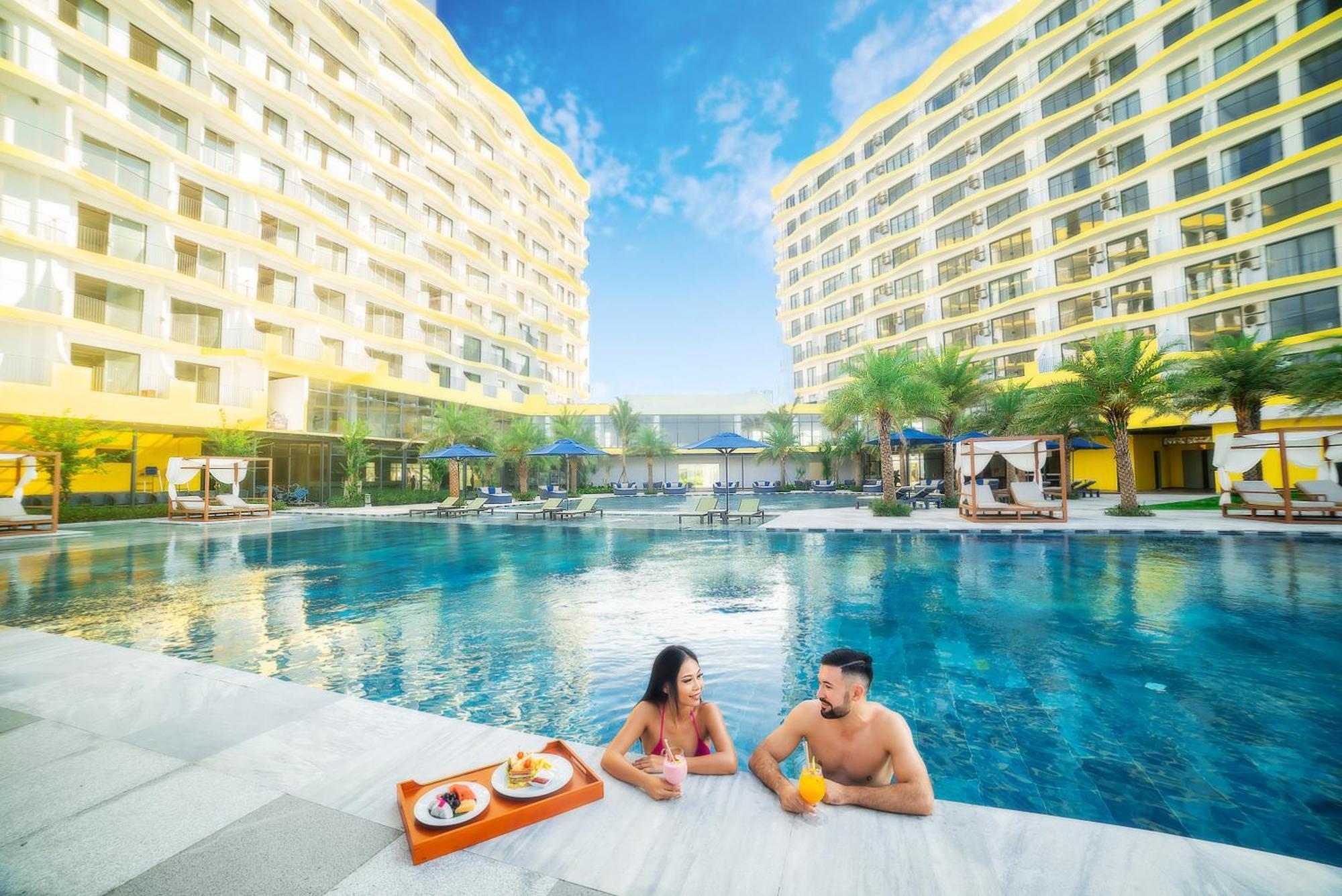 Wyndham Hoi An Royal Beachfront Resort & Villas An Ban Exterior photo