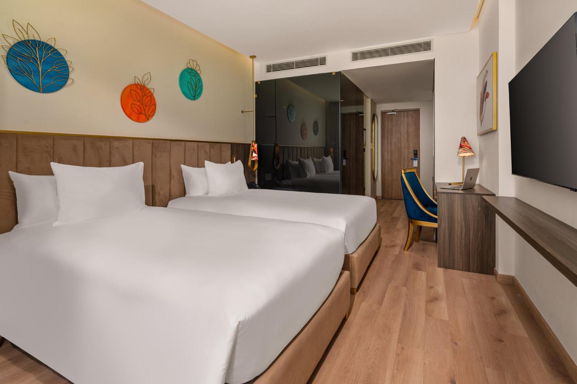 Wyndham Hoi An Royal Beachfront Resort & Villas An Ban Exterior photo