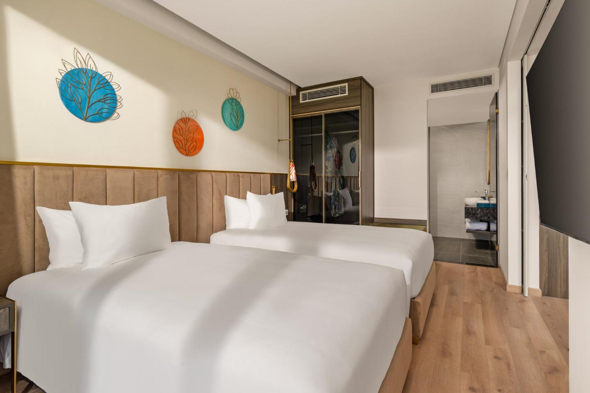 Wyndham Hoi An Royal Beachfront Resort & Villas An Ban Exterior photo