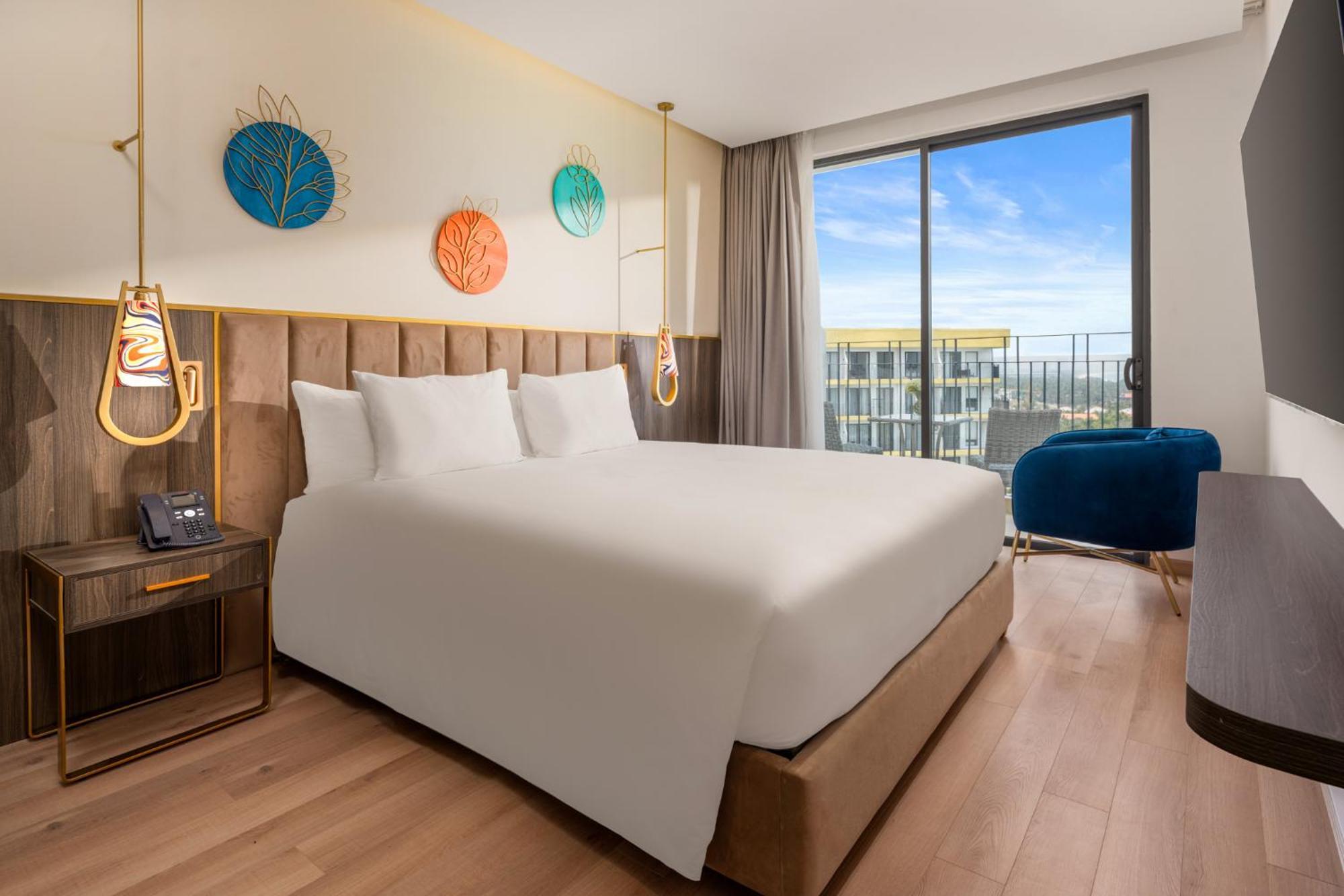 Wyndham Hoi An Royal Beachfront Resort & Villas An Ban Exterior photo