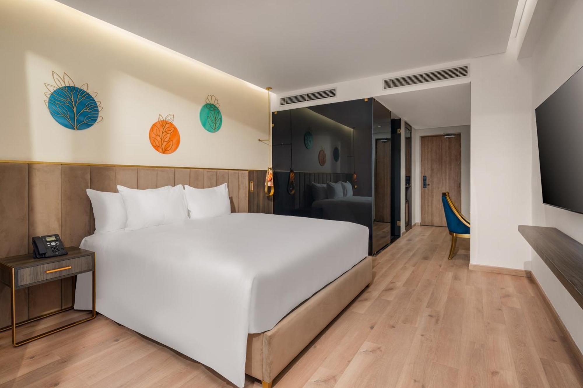 Wyndham Hoi An Royal Beachfront Resort & Villas An Ban Exterior photo