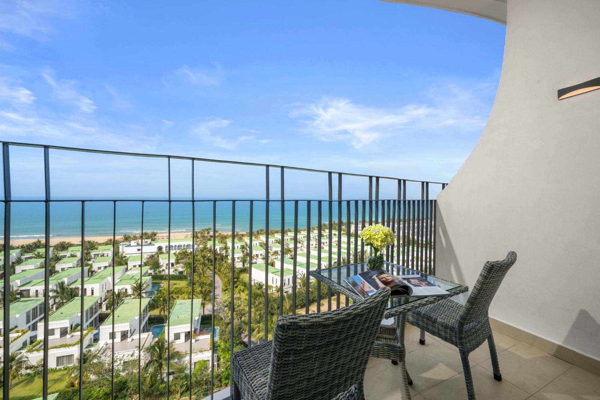 Wyndham Hoi An Royal Beachfront Resort & Villas An Ban Exterior photo